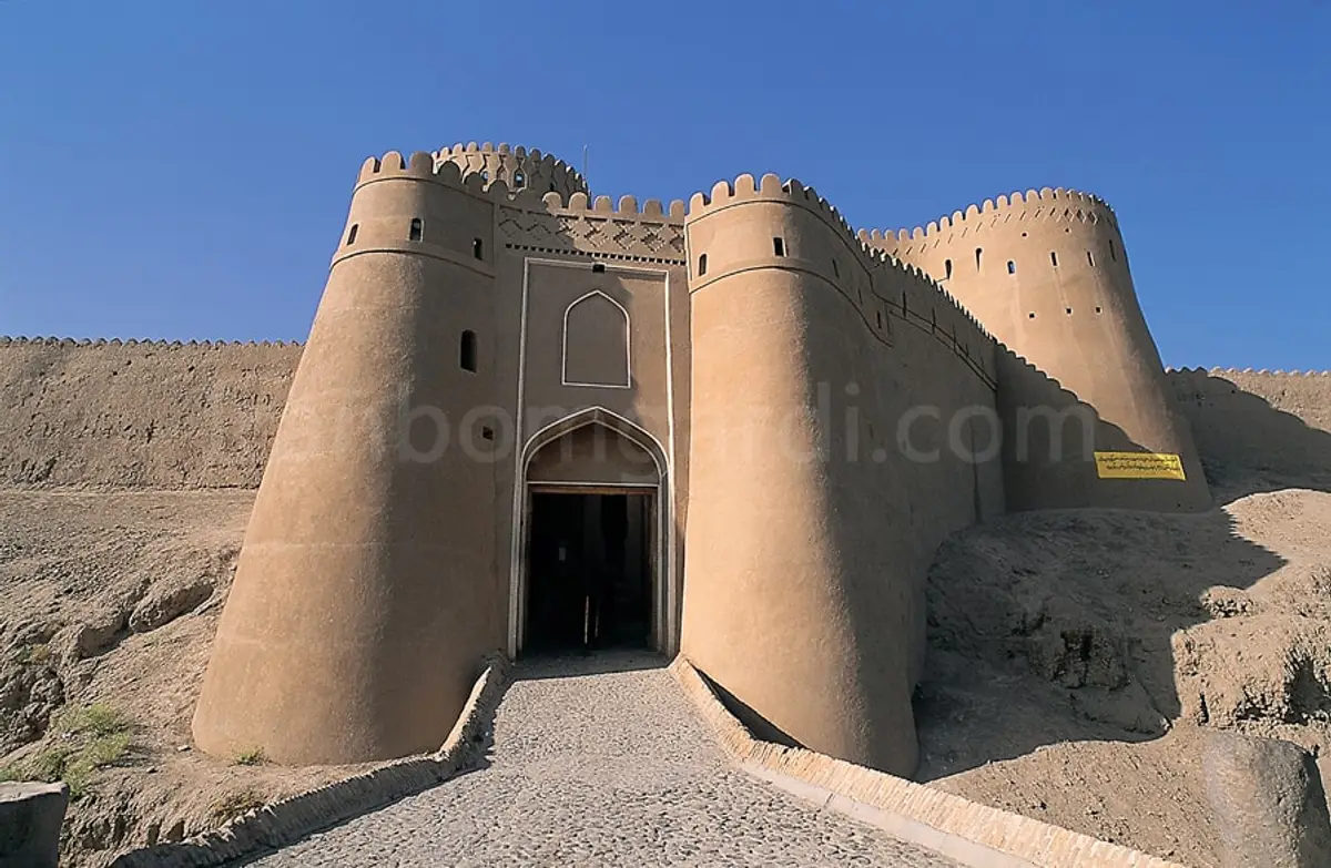 در ورودی ارگ بم 