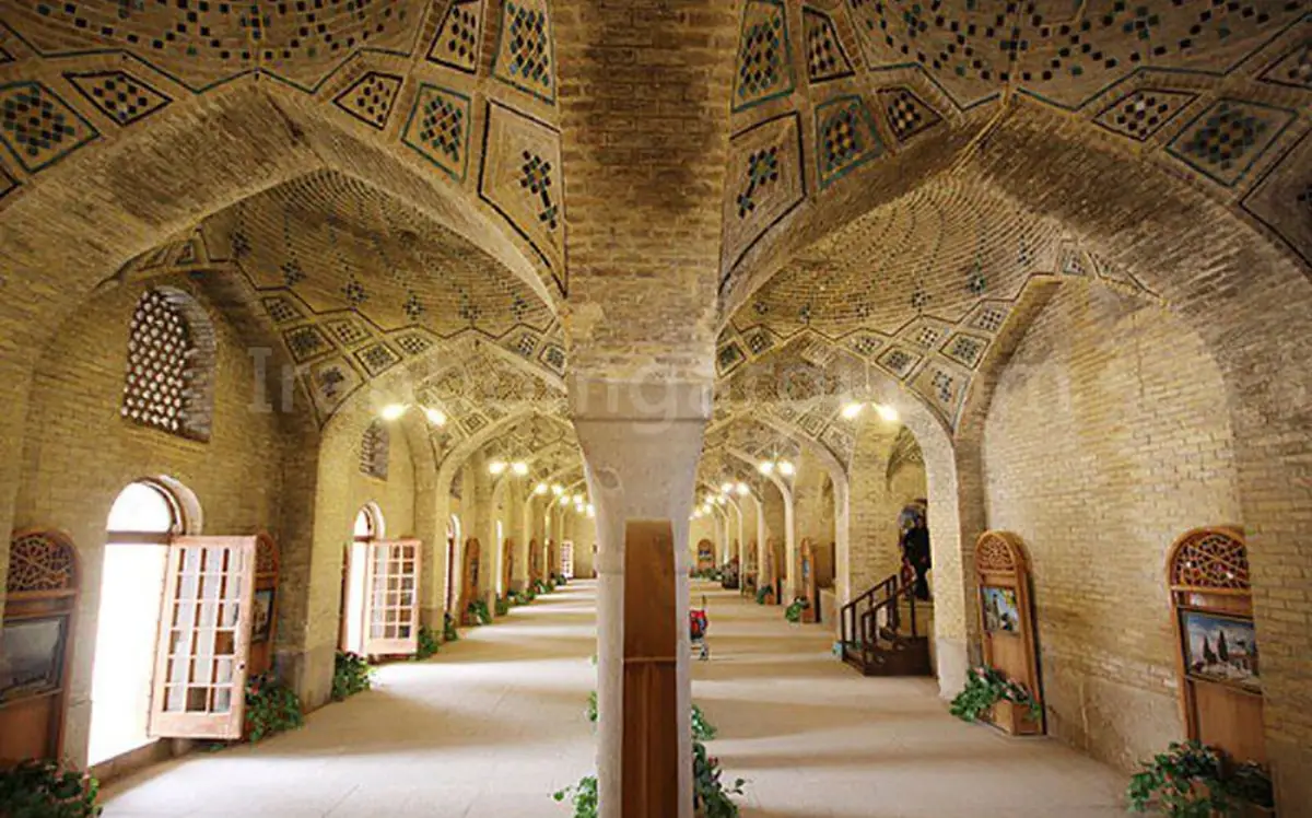 شبستان شرقی مسجد نصیرالملک