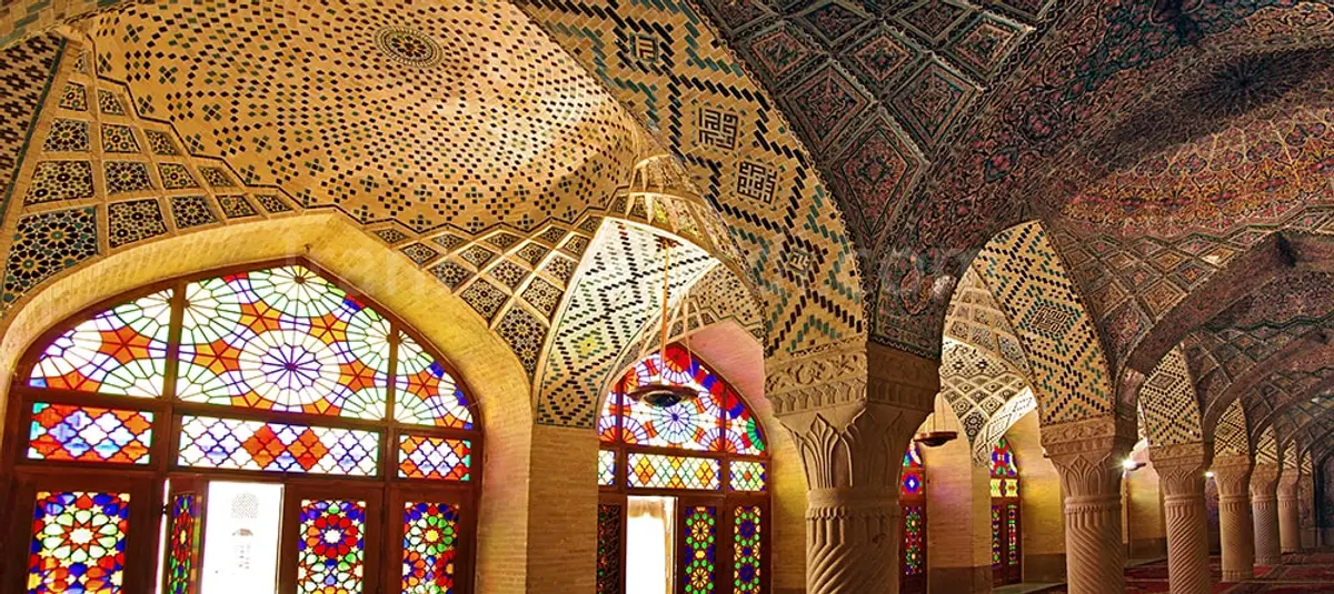 پنجره شبستان غربی مسجد نصیرالملک