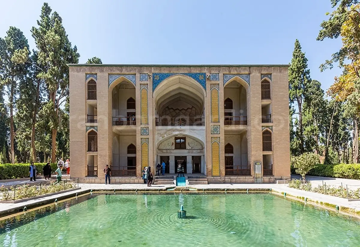 کوشک صفوی واقع در باغ فین کاشان