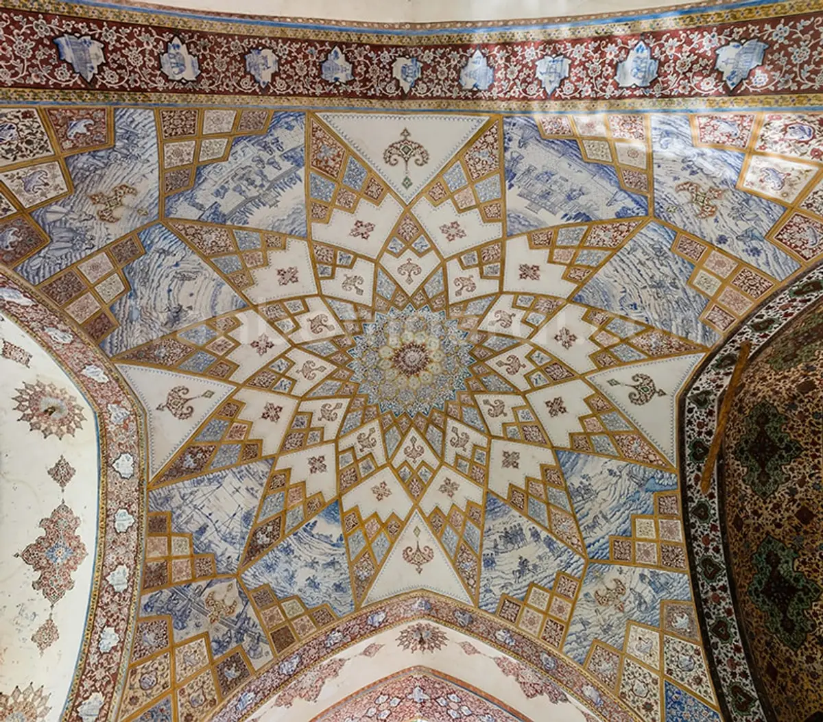 کوشک قاجاری در باغ فین کاشان