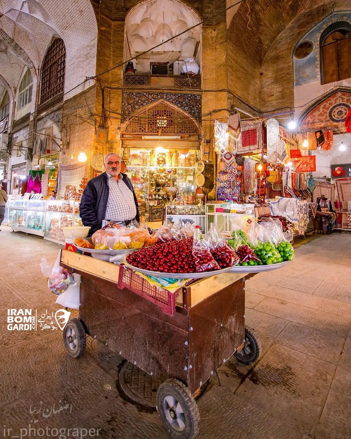 نمایی از بازار اصفهان