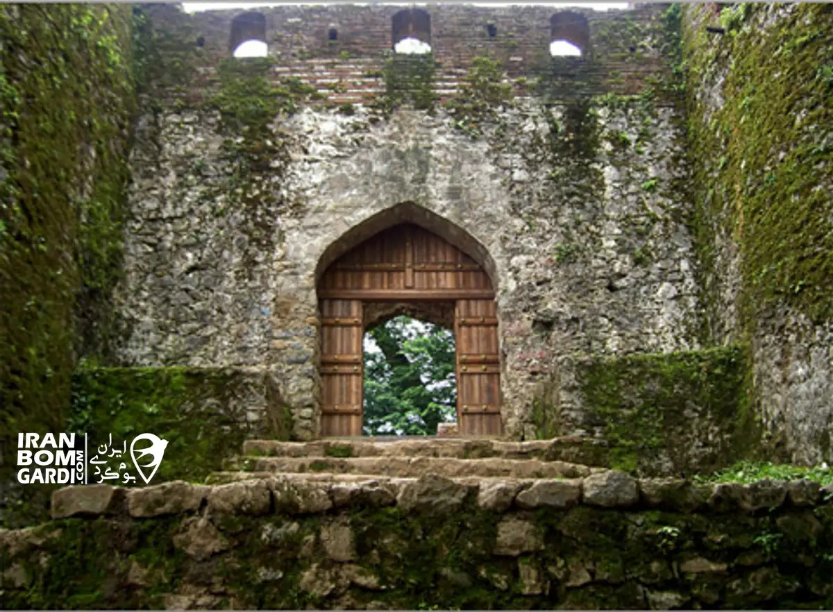 ورودی قلعه رودخان 