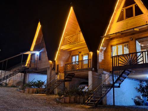 کلبه جکوزی دار بلوط لفور|